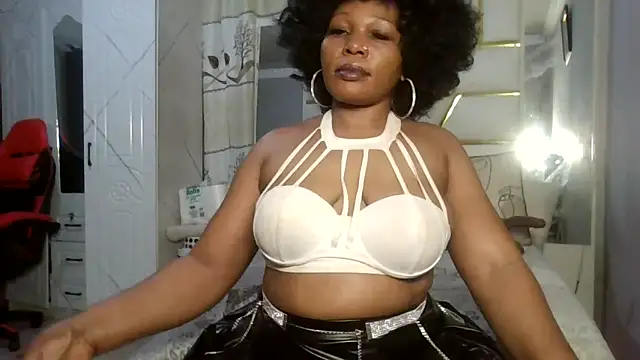 Snapshot of SexyyNana chatting on February 3, 2026, 3:37 am SexyyNana online show from February 3, 2026, 3:37 am