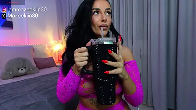 Mazeekiin30X online show from April 22, 2026, 6:14 pm