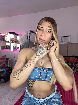 caroline cossei online show from September 24, 2025, 2:45 pm