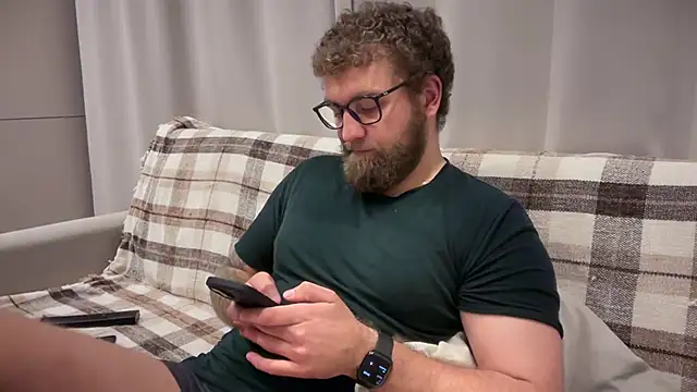 Snapshot of Bear_bear_ chatting on May 7, 2026, 11:02 am Bear bear online show from May 7, 2026, 11:02 am