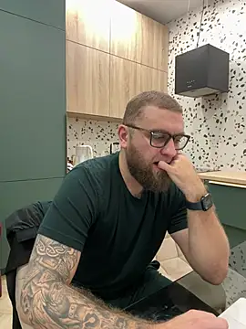 Bear bear  online show from March 3, 2025, 1:23 pm