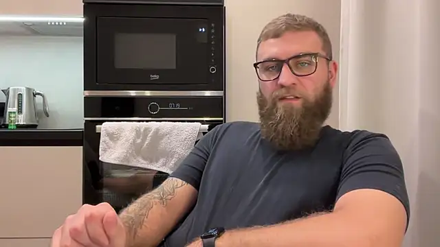 Bear bear  online show from December 21, 2025, 1:57 pm