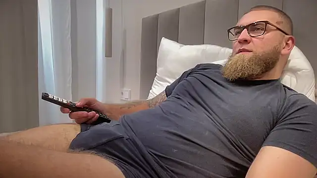 Bear bear  online show from October 3, 2025, 9:55 am