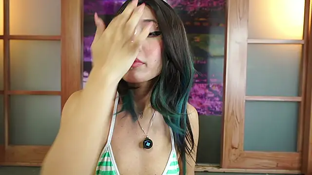 miss  maria online show from October 10, 2025, 7:04 pm