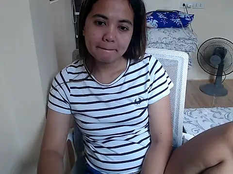 xTheLastVIRGINx online show from January 14, 2026, 5:33 am