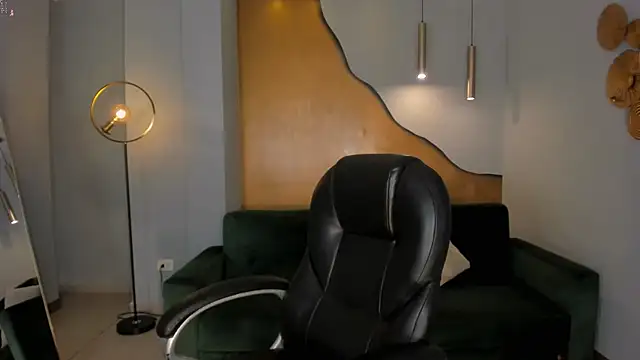 JuanitaClay online show from October 5, 2025, 12:51 pm