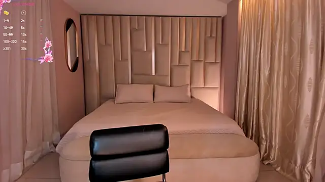 JuanitaClay online show from September 18, 2025, 12:19 pm