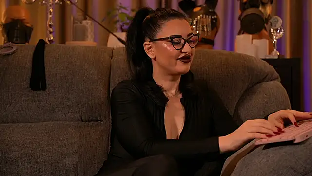 kelly kent online show from October 25, 2025, 11:16 pm