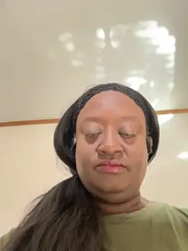 Katiefyi online show from April 15, 2026, 1:37 pm