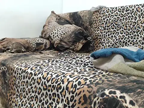 0anal21 online show from October 2, 2025, 5:49 pm