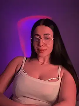 Emylia online show from February 26, 2025, 9:53 pm