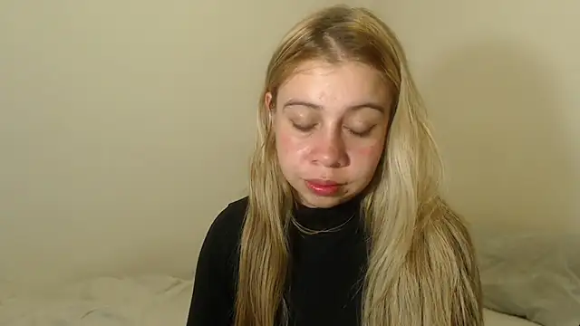 SweetSofty online show from March 15, 2025, 10:00 pm