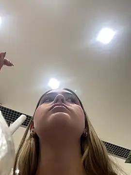 sofia henaok online show from March 13, 2025, 6:45 pm