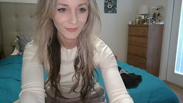 Heyitsmee33 online show from September 26, 2025, 9:54 pm