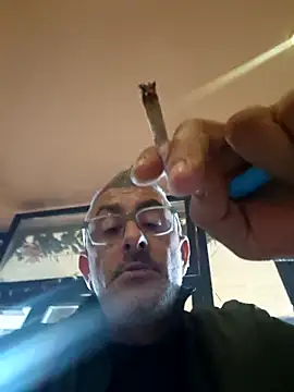 cuci45 online show from November 12, 2025, 1:26 pm