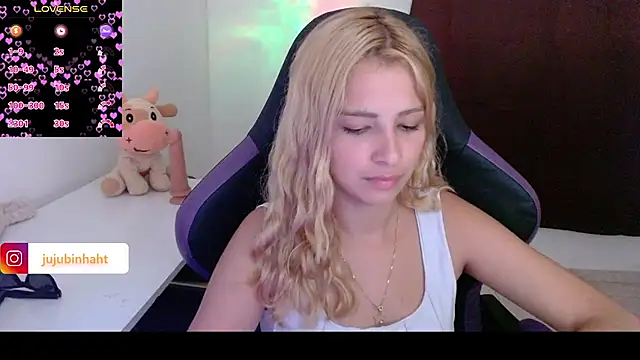 jujubinhahot online show from March 8, 2025, 10:34 pm