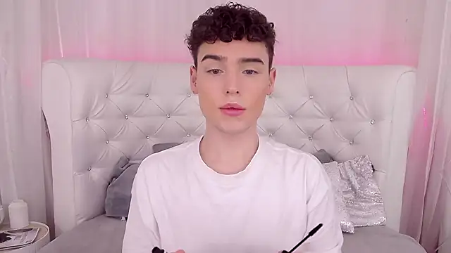 RobbyCharming online show from September 14, 2025, 3:40 am