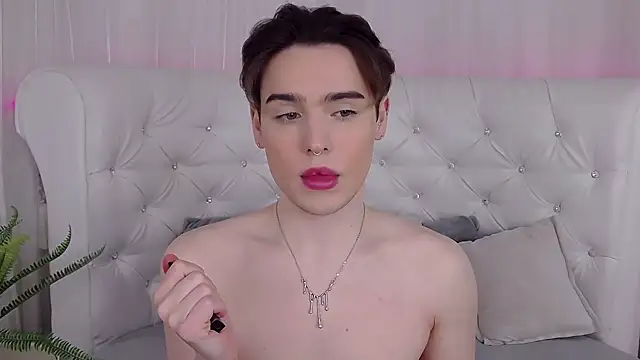 RobbyCharming online show from April 5, 2026, 4:19 am