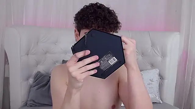 RobbyCharming online show from December 20, 2025, 3:42 am