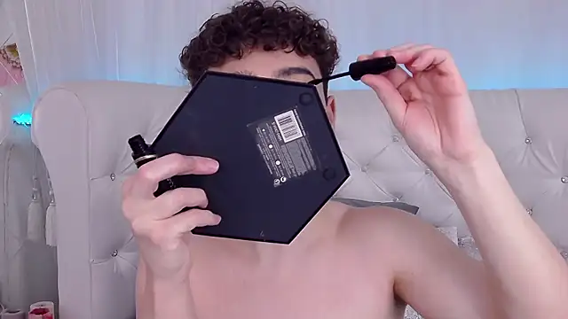 RobbyCharming online show from November 5, 2025, 3:42 am