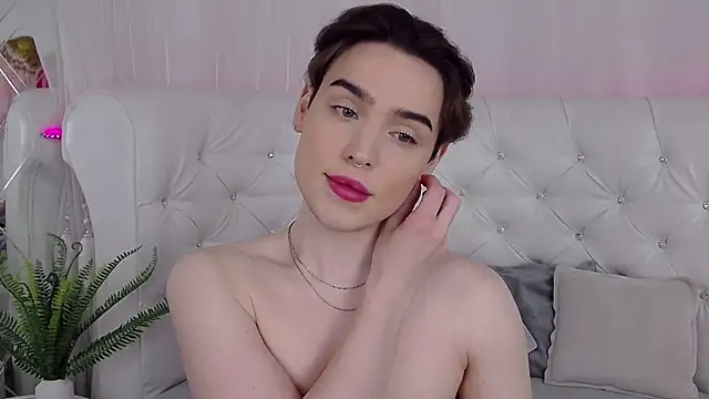 RobbyCharming online show from April 18, 2026, 4:37 am