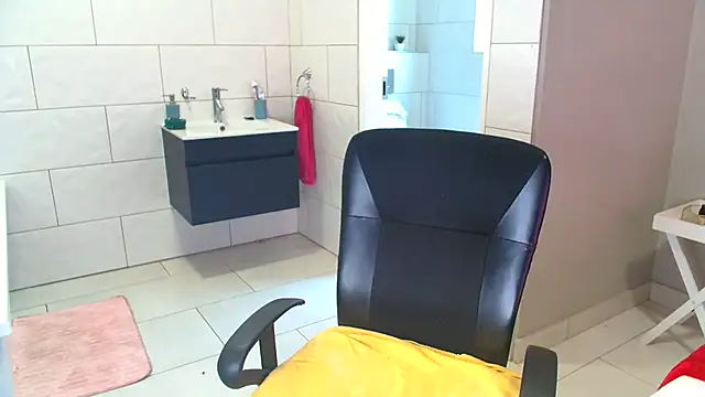 Lalakin90 online show from October 8, 2025, 8:49 am