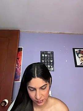 charlotte stevenss  online show from September 16, 2025, 2:29 pm