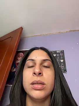 charlotte stevenss  online show from September 22, 2025, 3:07 pm