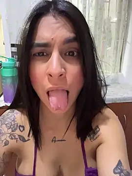 charlotte stevenss  online show from September 27, 2025, 2:12 pm