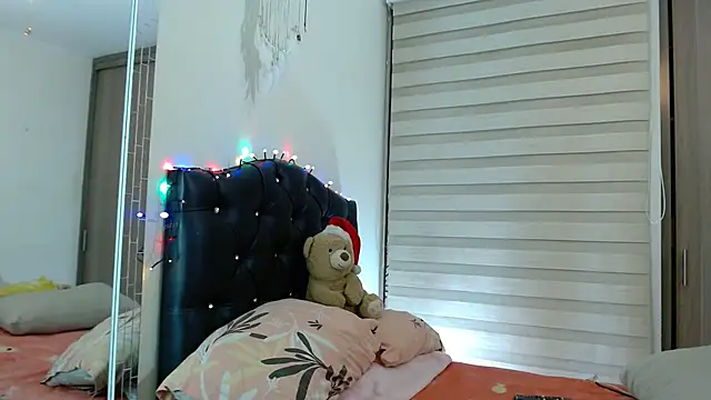 gooddes303salome online show from November 15, 2025, 9:35 am