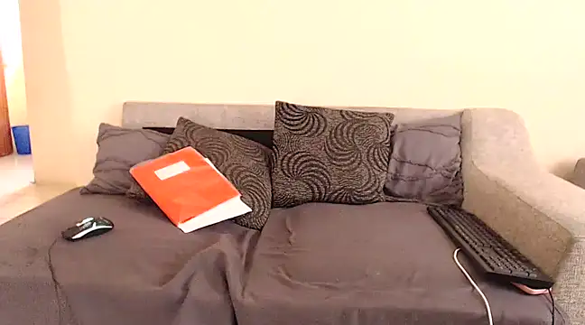 Snapshot of BELINDAXXXXX chatting on February 18, 2025, 7:32 am BELINDAXXXXX online show from February 18, 2025, 7:32 am