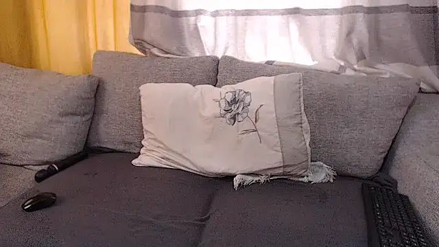 Snapshot of BELINDAXXXXX chatting on November 10, 2025, 9:14 am BELINDAXXXXX online show from November 10, 2025, 9:14 am