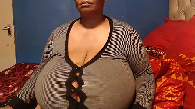 CUTEFIRMMELONSS online show from November 8, 2025, 7:50 pm