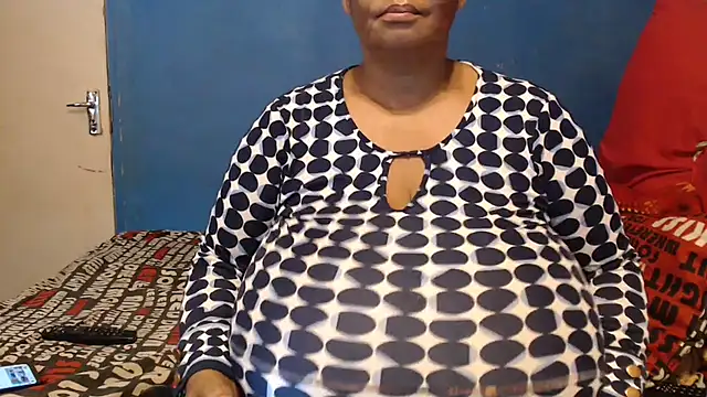 CUTEFIRMMELONSS online show from November 20, 2025, 2:18 pm