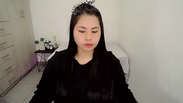 Youlittlepervertt  online show from February 5, 2026, 11:00 pm