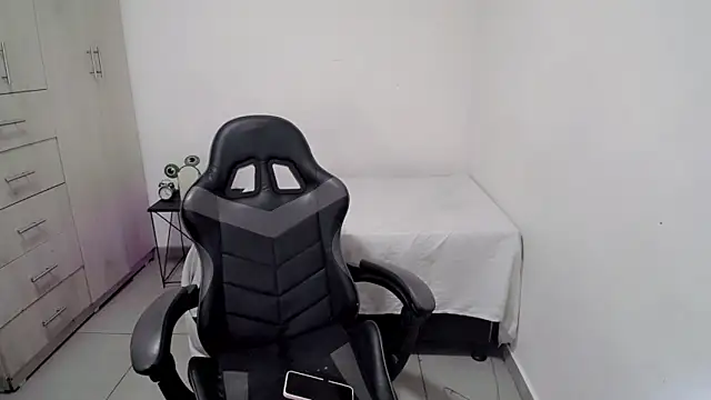 Youlittlepervertt  online show from February 25, 2026, 11:26 pm