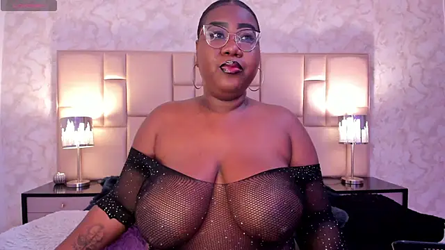 Snapshot of Darnellqueen chatting on February 22, 2025, 3:56 am Darnellqueen online show from February 22, 2025, 3:56 am