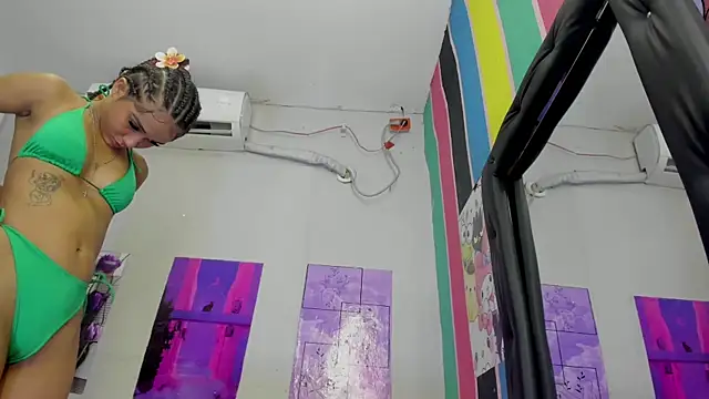 MarianaManzur online show from March 10, 2025, 4:35 pm