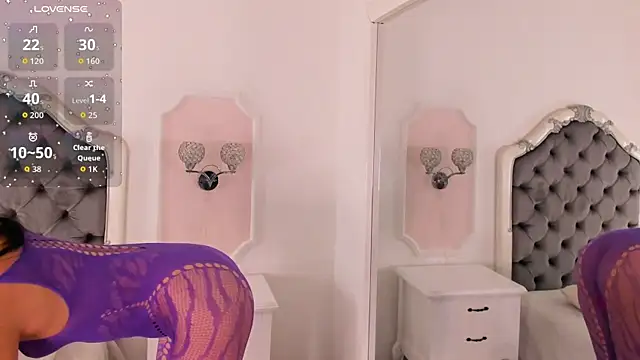 Valentina Ross  online show from March 9, 2026, 12:09 pm