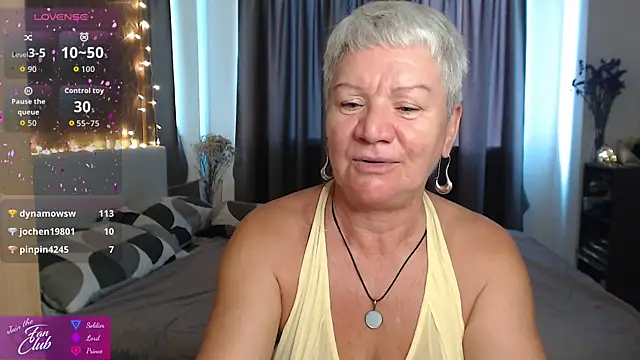Snapshot of roxana_brooks chatting on May 13, 2026, 1:23 am roxana brooks online show from May 13, 2026, 1:23 am