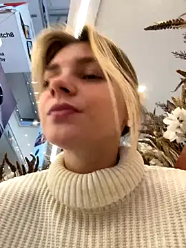 Snapshot of ValenciaShock chatting on October 20, 2025, 6:37 am ValenciaShock online show from October 20, 2025, 6:37 am