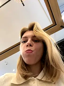 Snapshot of ValenciaShock chatting on September 19, 2025, 6:50 am ValenciaShock online show from September 19, 2025, 6:50 am