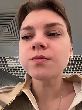 Snapshot of ValenciaShock chatting on November 19, 2025, 6:46 am ValenciaShock online show from November 19, 2025, 6:46 am