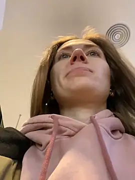 Snapshot of ValenciaShock chatting on February 19, 2025, 8:22 am ValenciaShock online show from February 19, 2025, 8:22 am