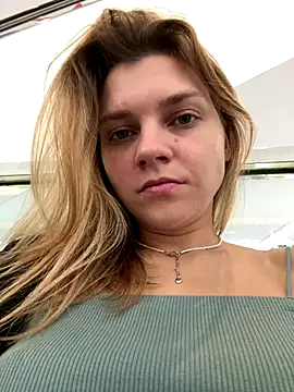 Snapshot of ValenciaShock chatting on September 10, 2025, 7:29 am ValenciaShock online show from September 10, 2025, 7:29 am