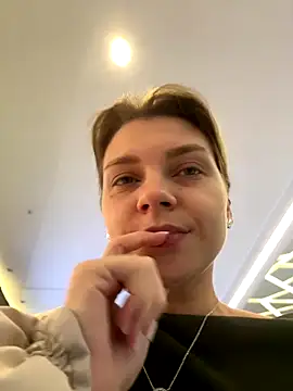 Snapshot of ValenciaShock chatting on October 10, 2025, 7:31 am ValenciaShock online show from October 10, 2025, 7:31 am