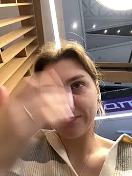 Snapshot of ValenciaShock chatting on October 9, 2025, 6:47 am ValenciaShock online show from October 9, 2025, 6:47 am