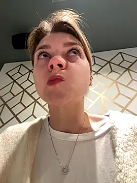 Snapshot of ValenciaShock chatting on November 15, 2025, 6:39 am ValenciaShock online show from November 15, 2025, 6:39 am