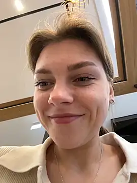 Snapshot of ValenciaShock chatting on September 24, 2025, 6:42 am ValenciaShock online show from September 24, 2025, 6:42 am