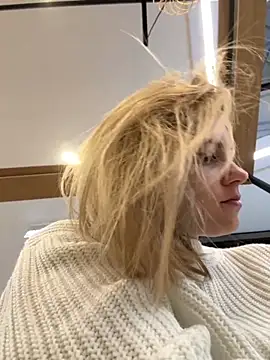 Snapshot of ValenciaShock chatting on September 26, 2025, 6:42 am ValenciaShock online show from September 26, 2025, 6:42 am